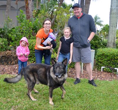 REX WITH NEW FAMILY MOM MEGAN DAD AARON AARALYN AND SIS ARYS  DOG 848

