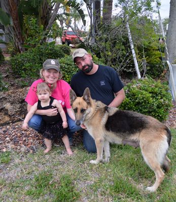 SAVANNAH WITH NEW DAD GEORGE, MOM JEN AND SIS JEJE  DOG 802
