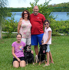 PUPPY SARA WITH MOM MARSHA, DADDAVE AND SISTERS lILLY AND iSABELLA DOG 573 ALL TIME
