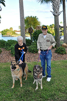 TIMBER WITH BROTHER DAKOTA, DAD HARRY AND MOM JAN DOG 638 
