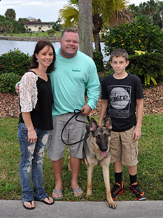 TIMBER WITH DAD TODD, MOM GINA AND BROTHER HUNTER DOG 645
